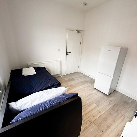 לונדון 149 Budget Guesthouse מראה חיצוני תמונה